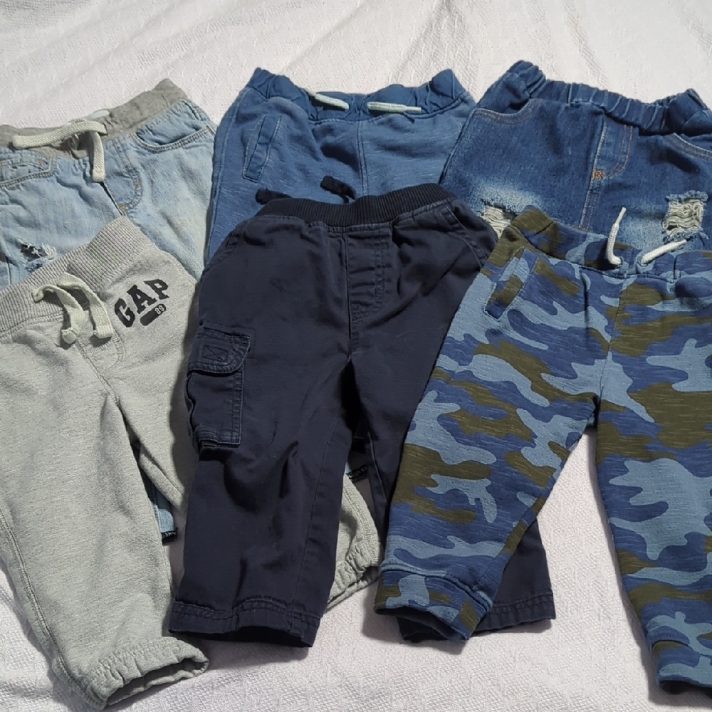 Gray and Blue Sweatpants & Joggers with Elastic Cuffs